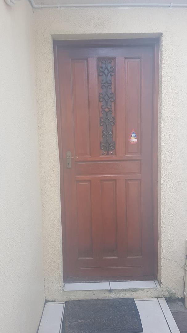 To Let 1 Bedroom Property for Rent in Summerstrand Eastern Cape